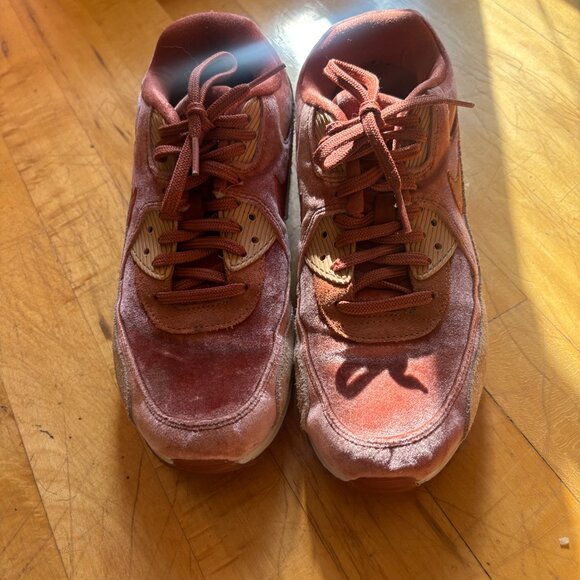 Nike Air Max 90 LX in dusty peach + beige - Picture 4 of 9